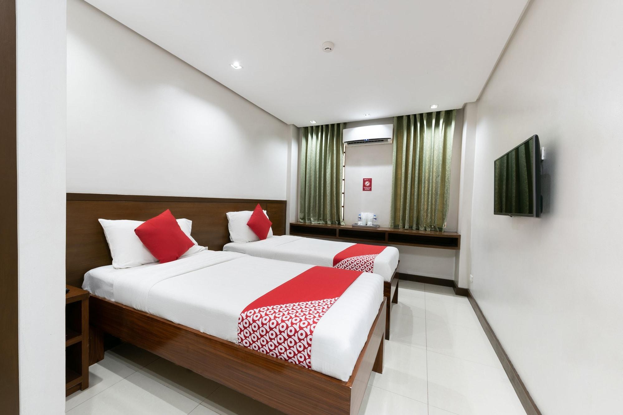 West Makati Hotel Makati City Ngoại thất bức ảnh