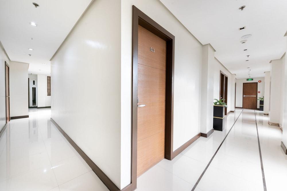 West Makati Hotel Makati City Ngoại thất bức ảnh