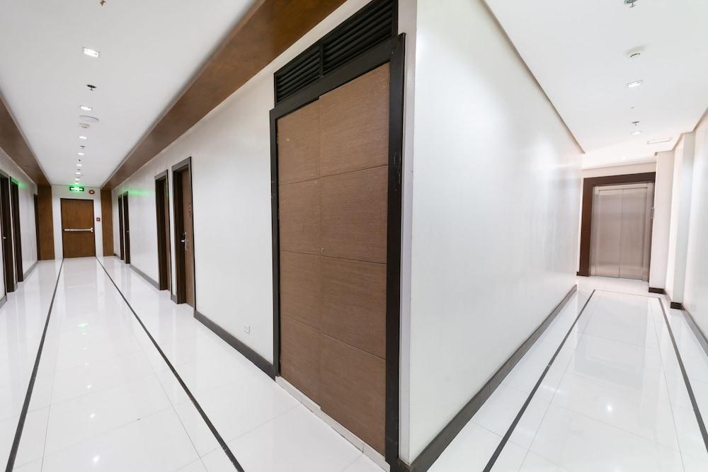 West Makati Hotel Makati City Ngoại thất bức ảnh