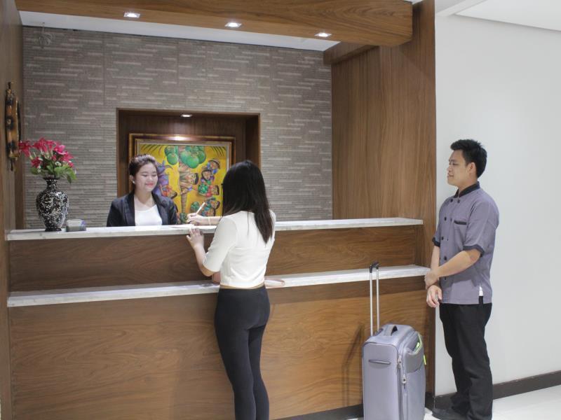 West Makati Hotel Makati City Phòng bức ảnh