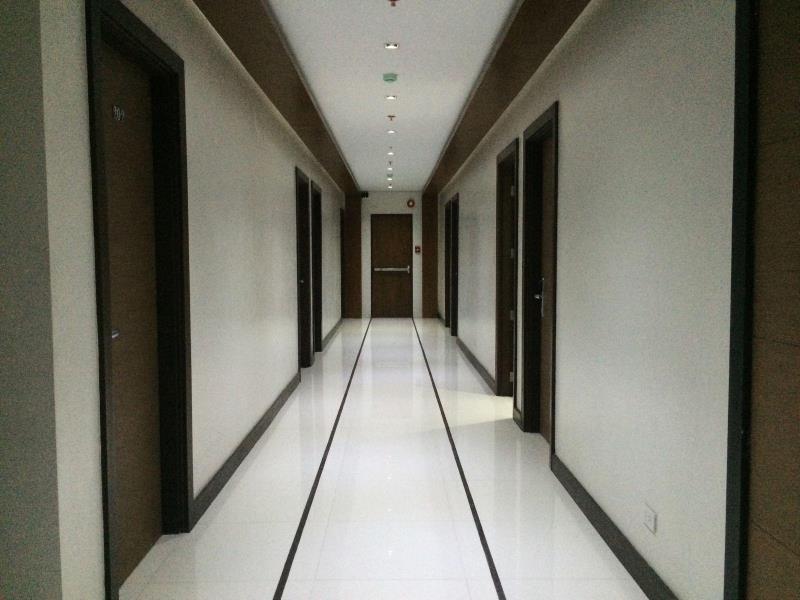 West Makati Hotel Makati City Phòng bức ảnh