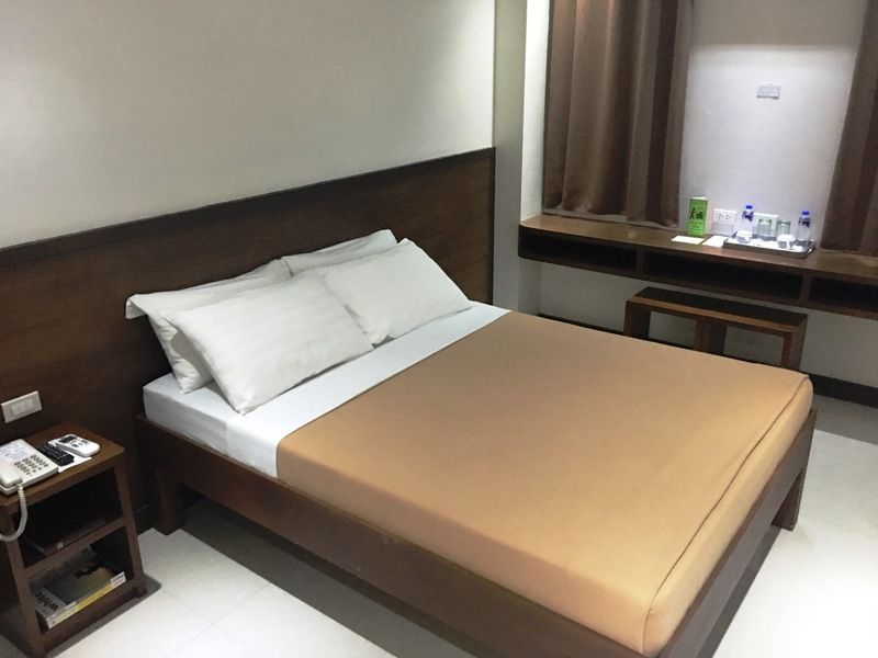 West Makati Hotel Makati City Ngoại thất bức ảnh