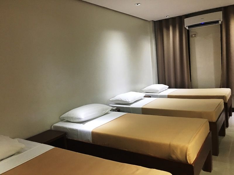 West Makati Hotel Makati City Ngoại thất bức ảnh