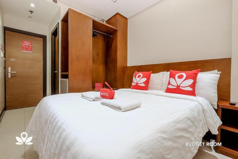 West Makati Hotel Makati City Ngoại thất bức ảnh