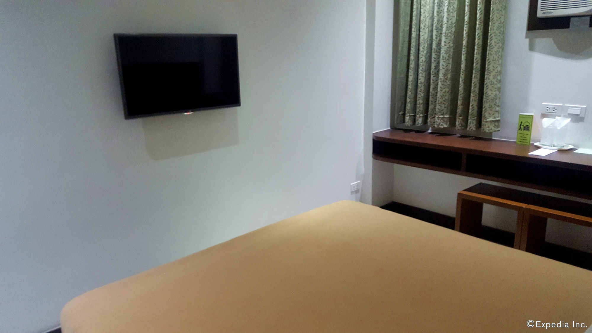 West Makati Hotel Makati City Ngoại thất bức ảnh