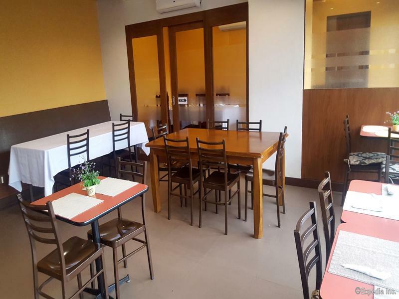 West Makati Hotel Makati City Ngoại thất bức ảnh